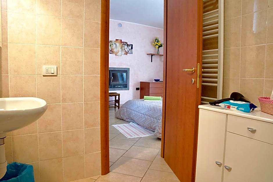 Hotel Diffuso Il Portichetto sulla collina a Vezio Perledo