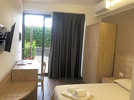 Standard Double or Twin Room with Terrace