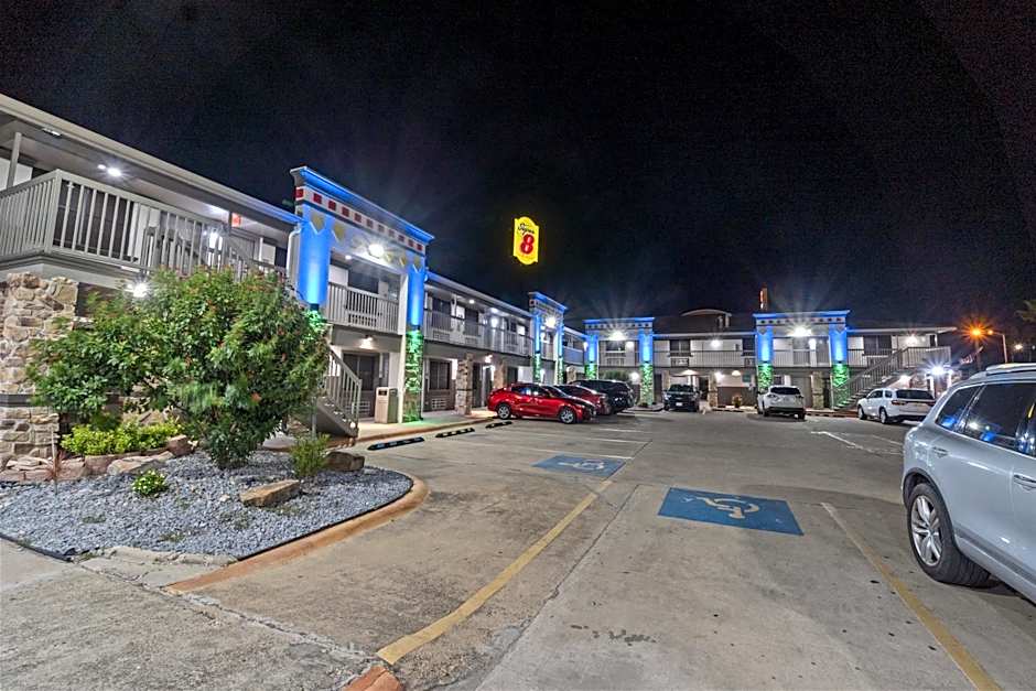 Super 8 by Wyndham McAllen/Downtown