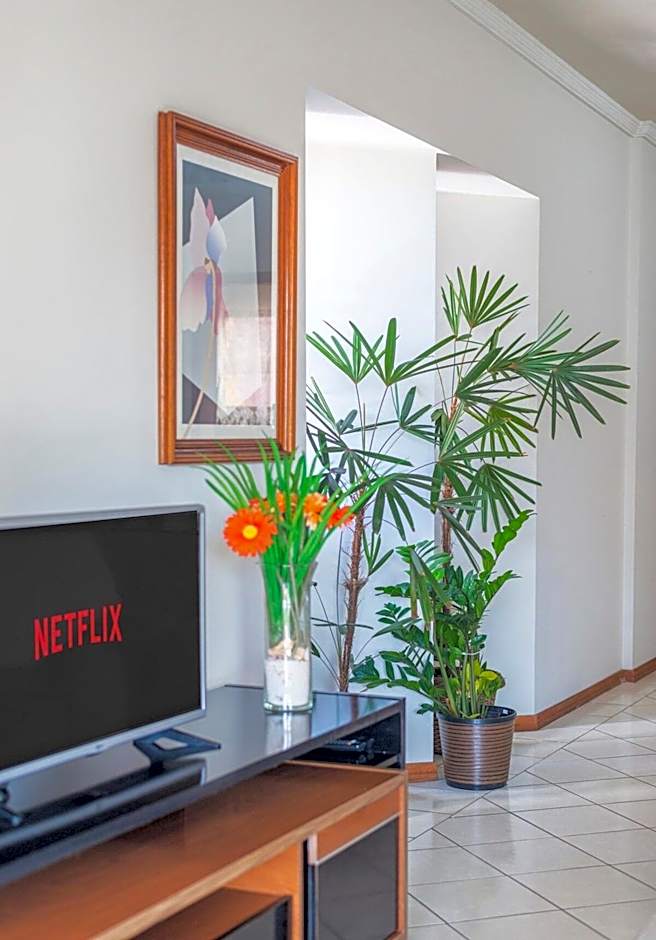 CLTW202 - Apê quadra mar com churasqueira, 2 vagas