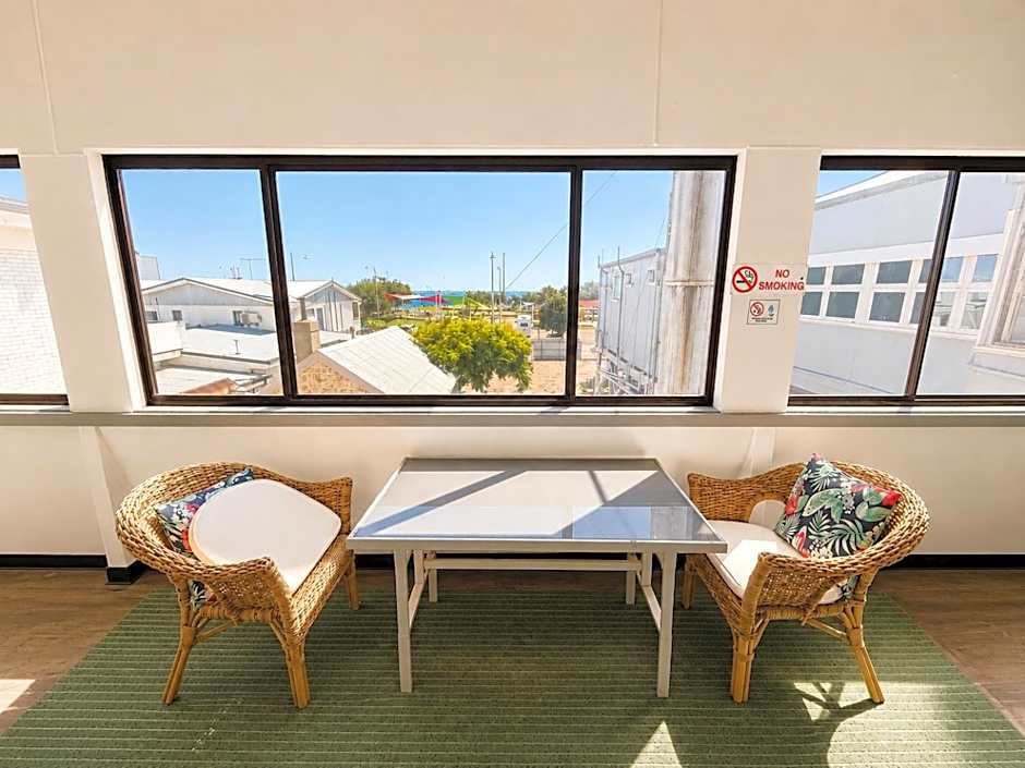 Geraldton Shoreline Lodge