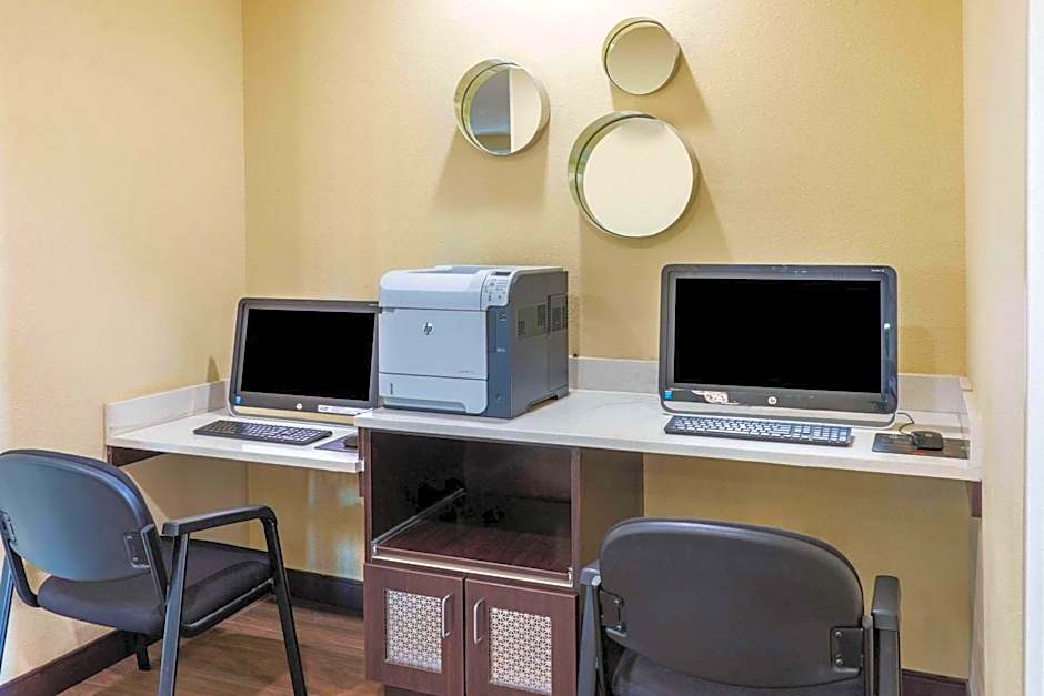 La Quinta Inn & Suites by Wyndham Artesia