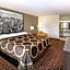 Super 8 by Wyndham Seguin