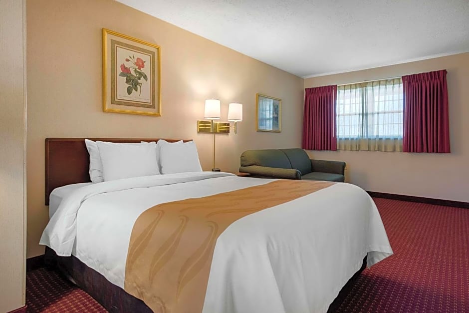 Quality Inn Breeze Manor – Breezewood, PA