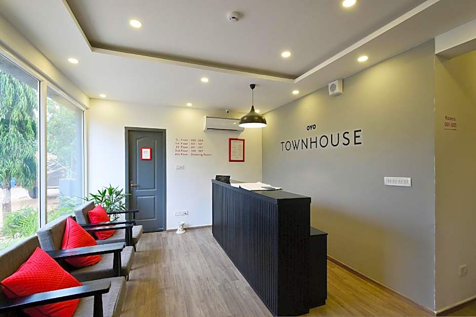 Townhouse Airport Road