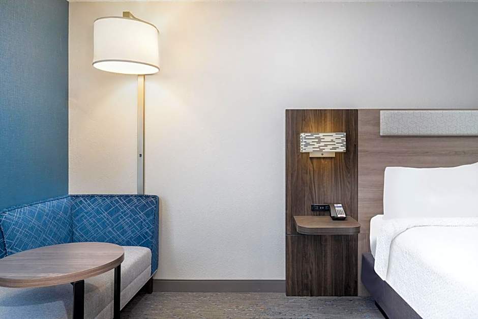 Holiday Inn Express & Suites Bozeman West By IHG