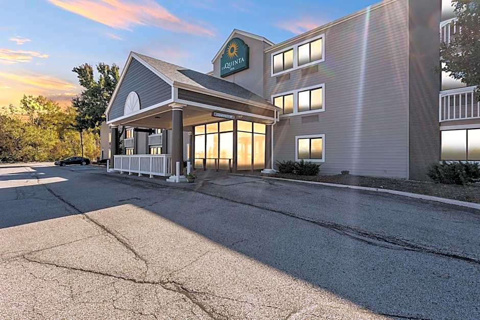 La Quinta Inn & Suites by Wyndham Cleveland Independence