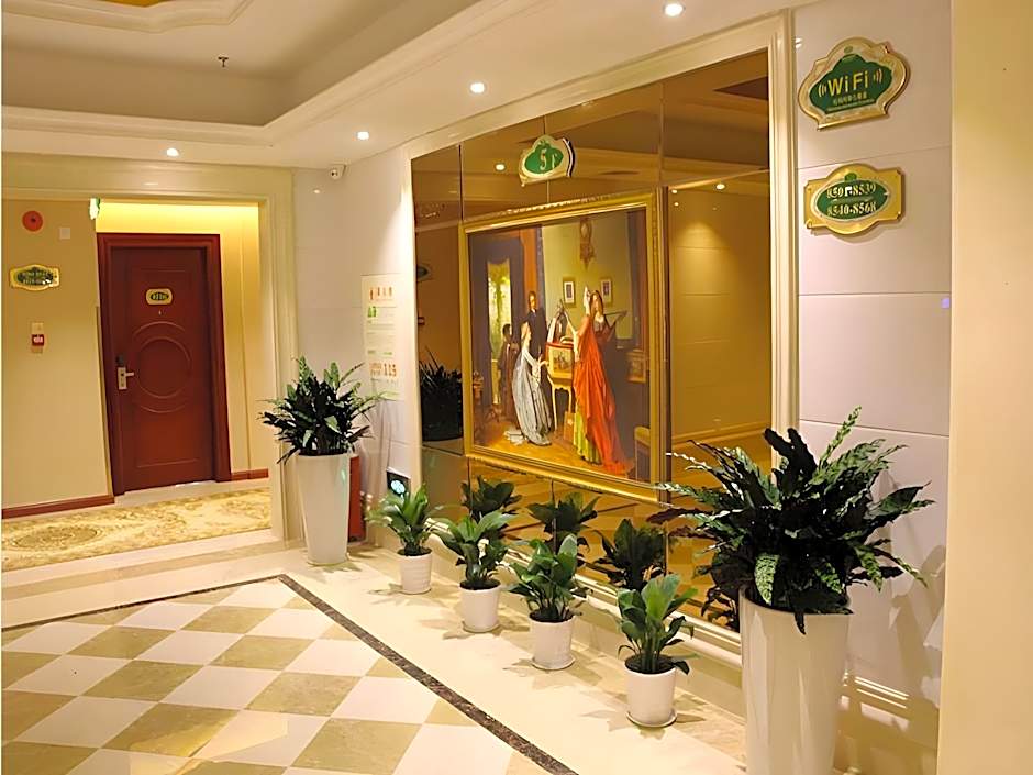 Vienna Hotel Shenzhen Bao'an Qianjin Road 1st Baotian Road Metro Station