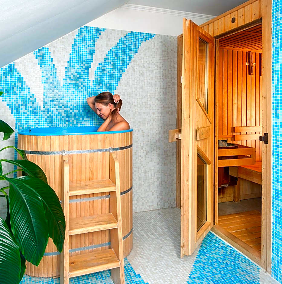 April hotel Panorama