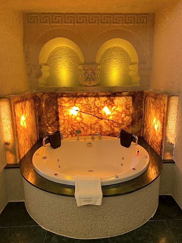 Abu Hayat Cave Suites