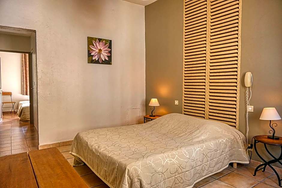 Au Saint Roch - Hôtel et Jardin