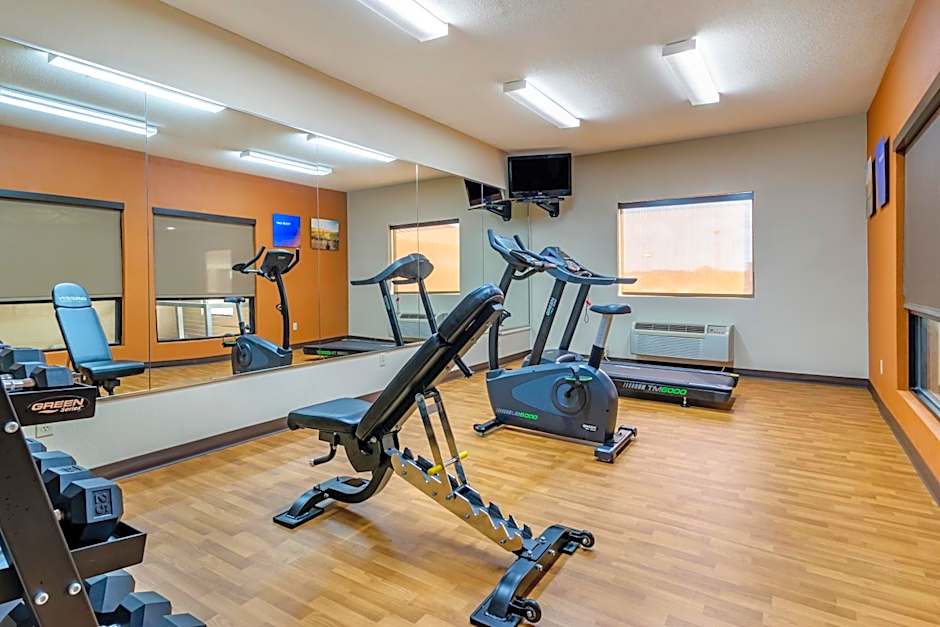 Comfort Suites near Robins Air Force Base