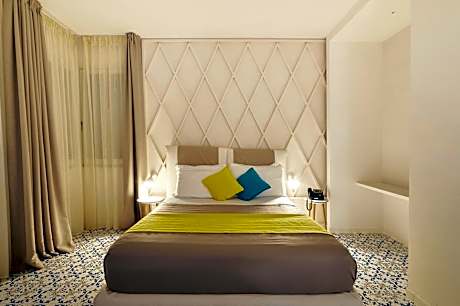 Superior Triple Room with Partial Sea View