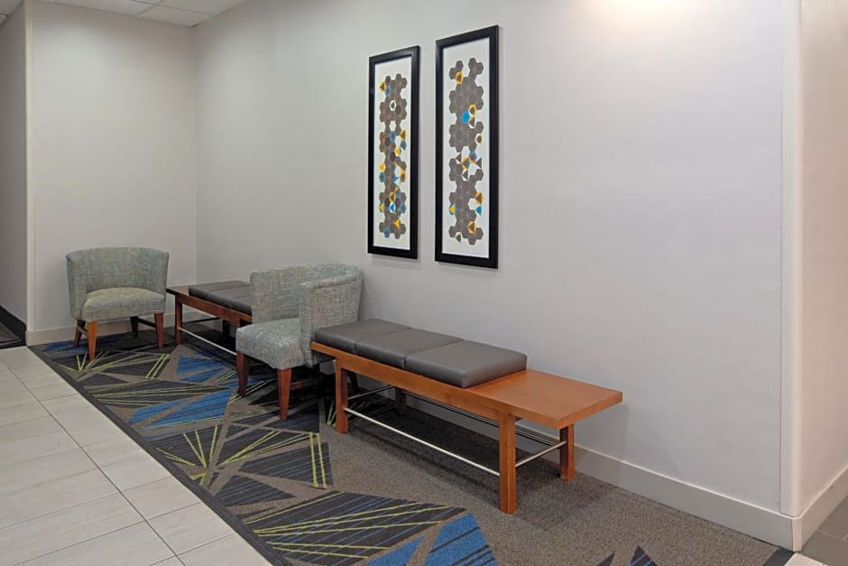 Holiday Inn Express Fresno South By IHG