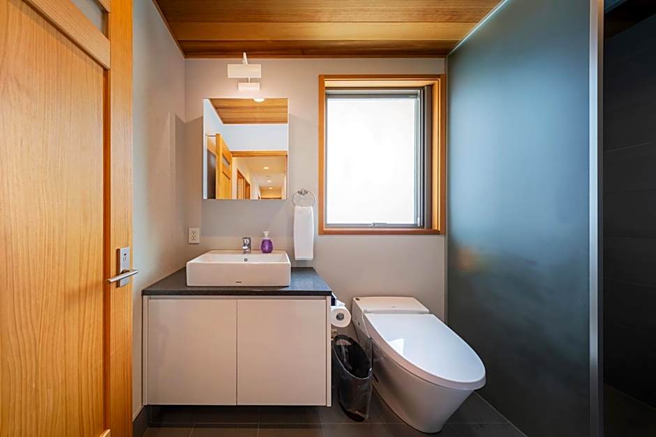 Bluebird Chalets by The Hakuba Collection
