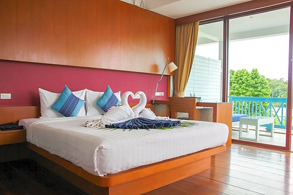 Photo 1 of 21 of Deluxe, Partial Sea View