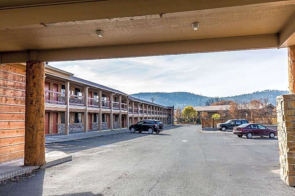 Econo Lodge Inn & Suites Kalispell - Glacier National Park Gateway