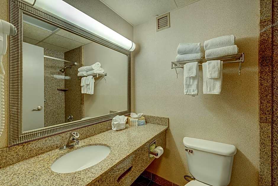 Riverside Hotel & Conference Center
