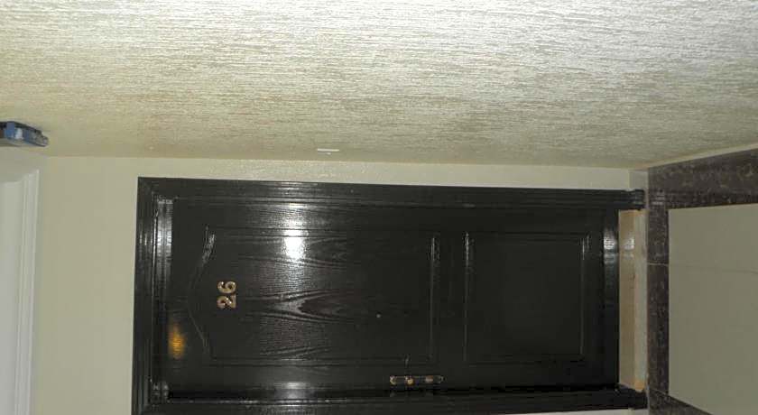 Marina Royal Hotel Suite