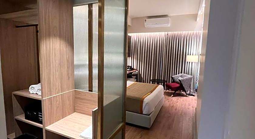 Hotel Poonja International