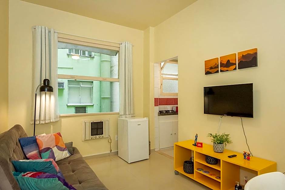 Confortavel apto a 280m da Praia de Copacabana RJ