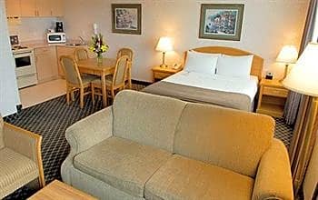 Best Western Plus Carlton Plaza Hotel