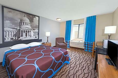Queen Room - Disability Access/Non-Smoking