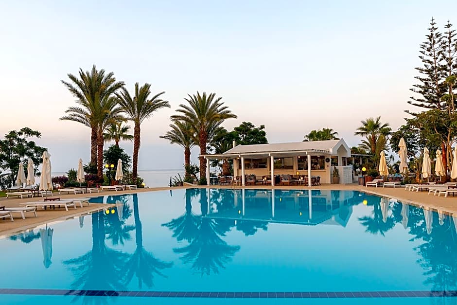 Crystal Springs Beach Hotel