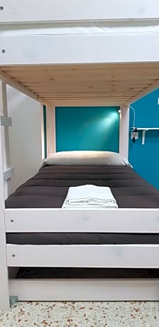 Bunk Bed in Mixed Dormitory Room