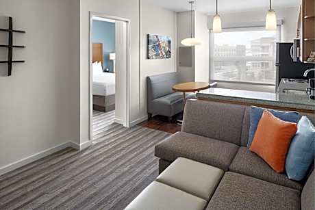 One-Bedroom King Suite