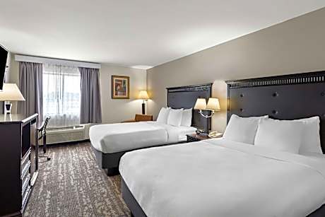 Queen Room with Two Queen Beds - Pet Friendly