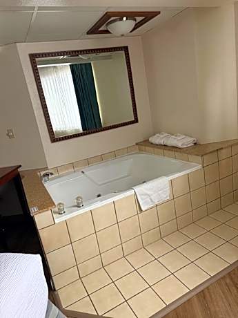 2 Queen Beds, Suite, Nonsmoking
