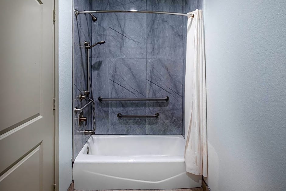 Super 8 by Wyndham Humble/Houston