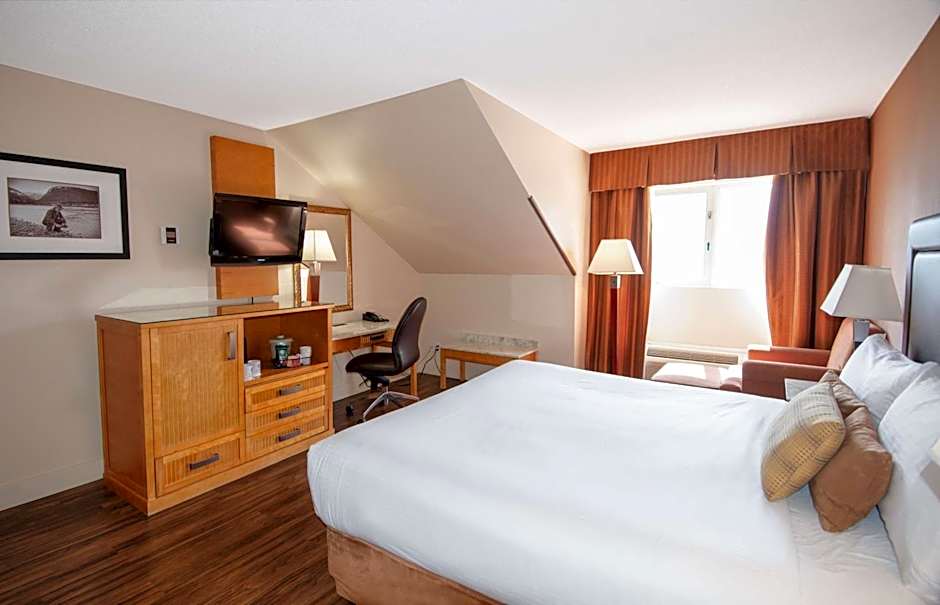 Coast Hillcrest Hotel