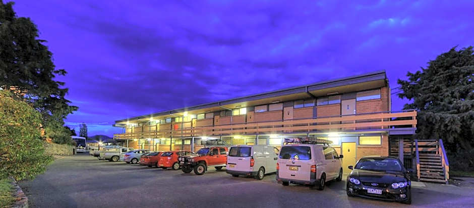 Lake Jindabyne Hotel