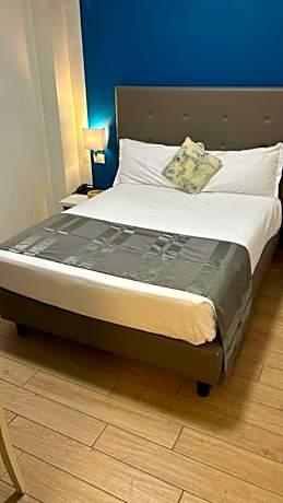 Large Single Room