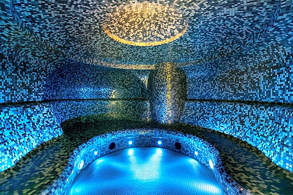 Grand Hotel Vilnius, Curio Collection by Hilton