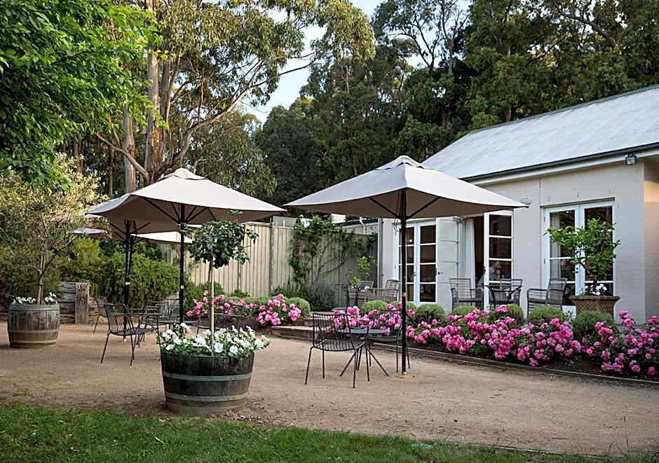 Lancemore Lindenderry Red Hill