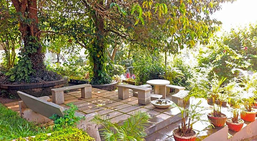 Girassol Service Villa