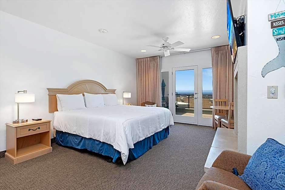 Beach House Inn & Suites
