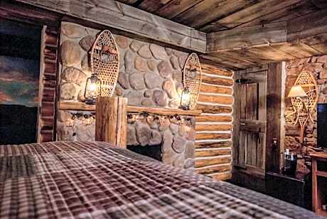 Queen Room with Pool View