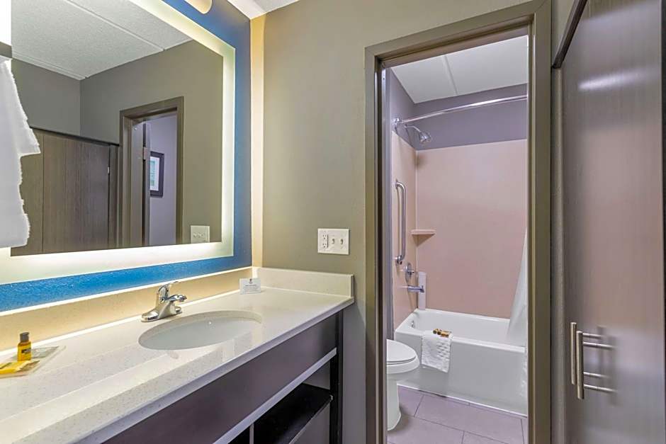 Best Western Plus Bowling Green