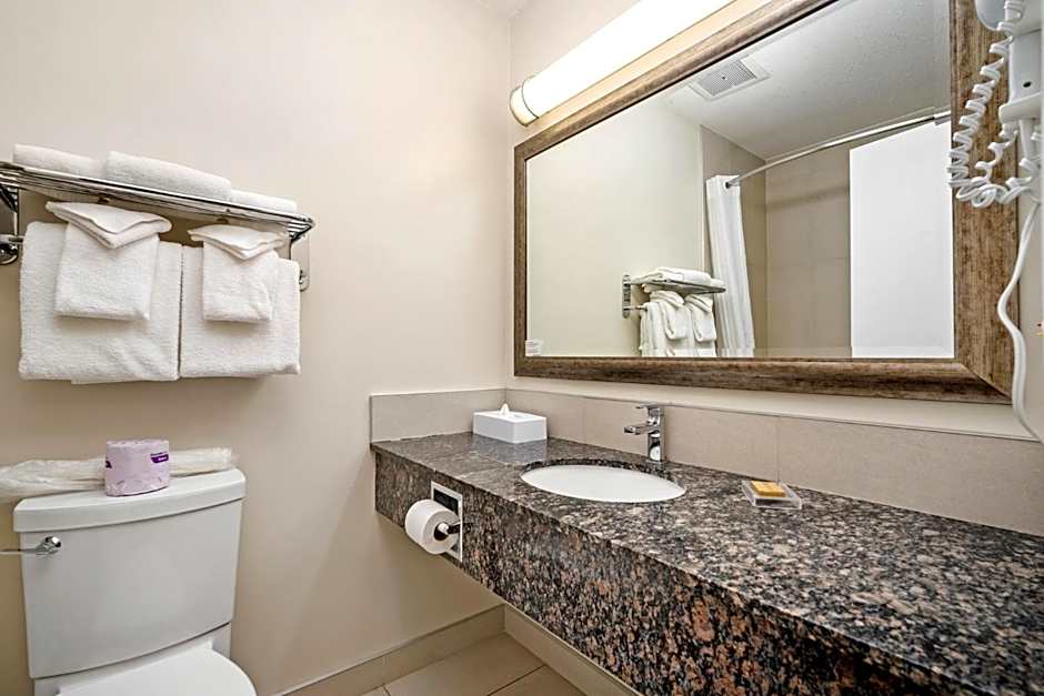 Guest House Inn & Suites