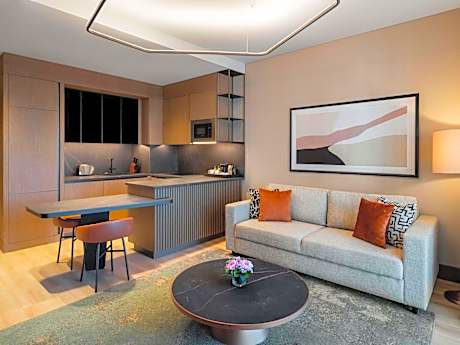 Superior One-Bedroom Apartment with Twin Beds