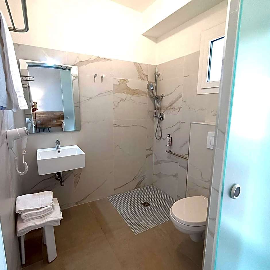 Lido Di Alghero Rooms on the Beach