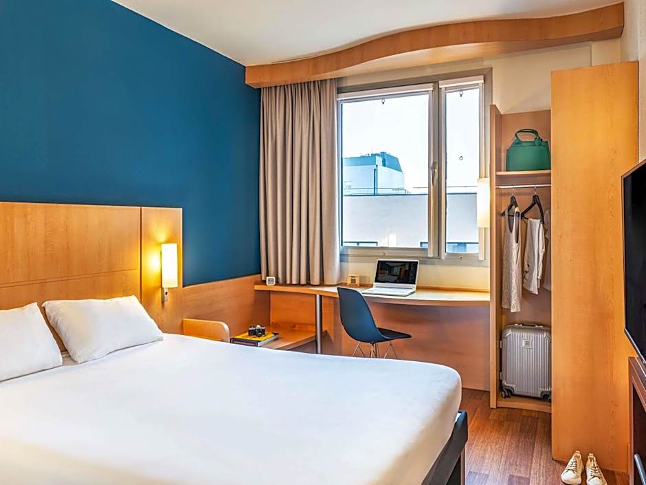 ibis Barcelona Pza Glories 22
