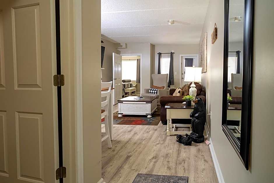 Condo in Gatlinburg very peaceful - 10 min Walk to Main Strip