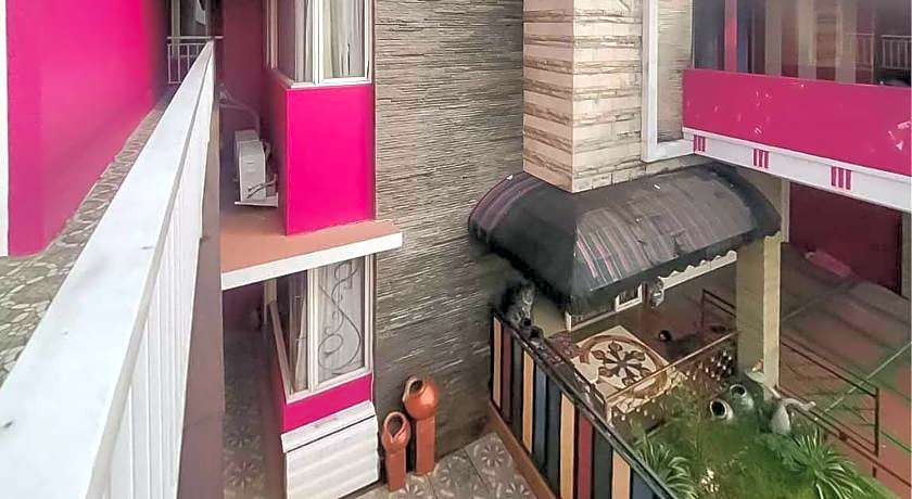 d'H Mansion La Rosa Syariah Sentul Mitra RedDoorz