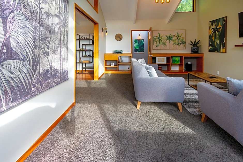 Sherwood Lodge 4-Bedroom Holiday Home with Spectacular Views