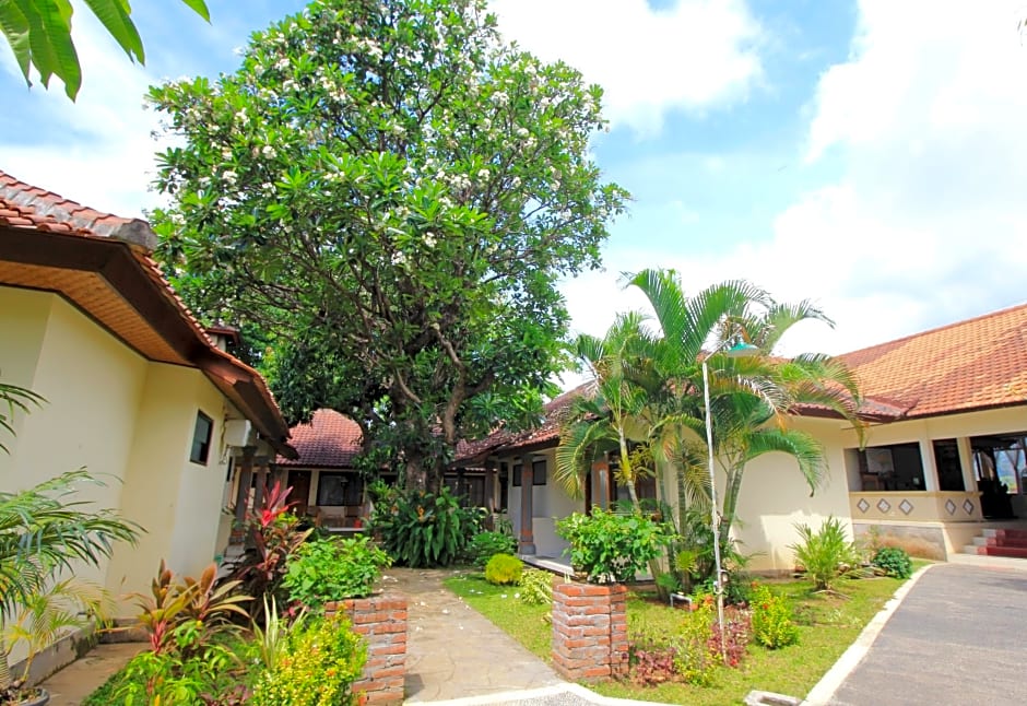 Lovina Beach Hotel
